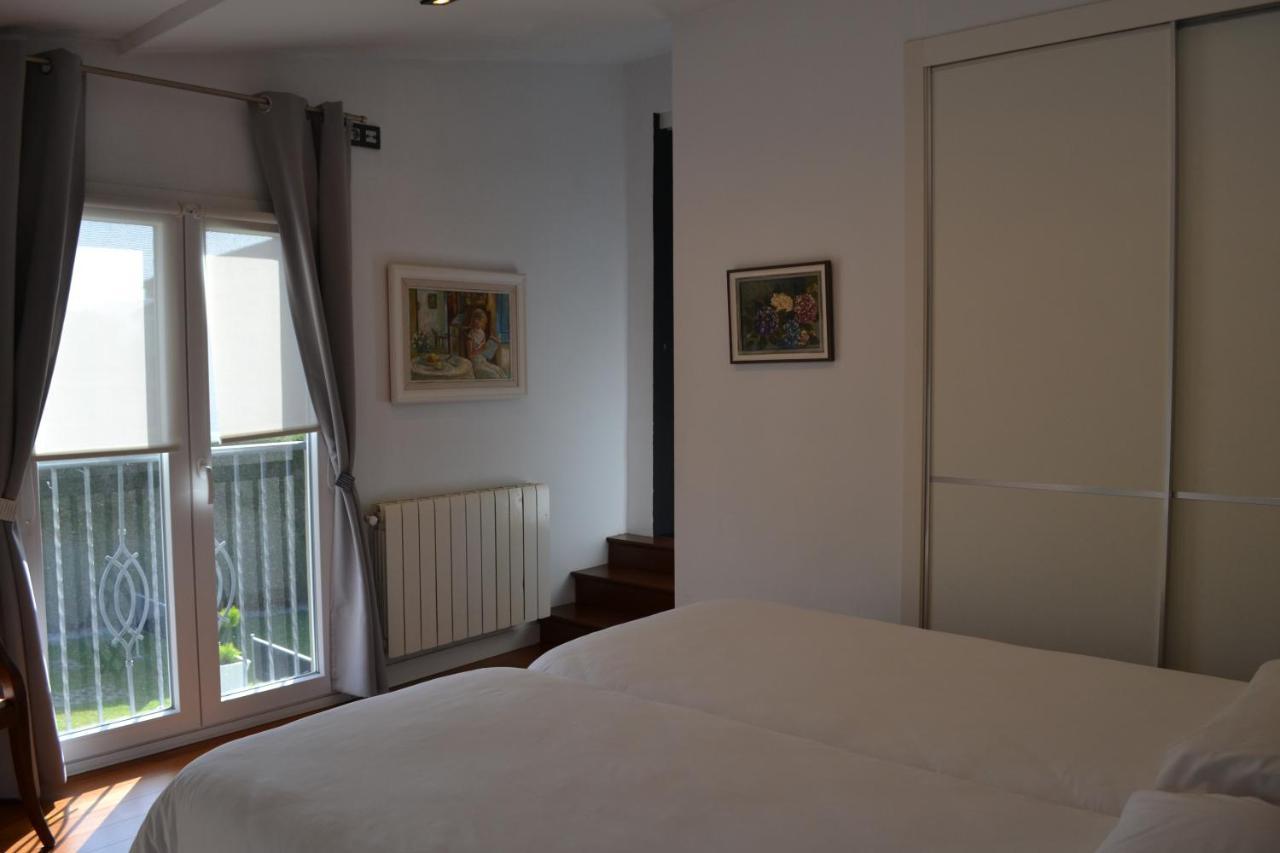 Apartamentos Puerta De Gijon Bagian luar foto