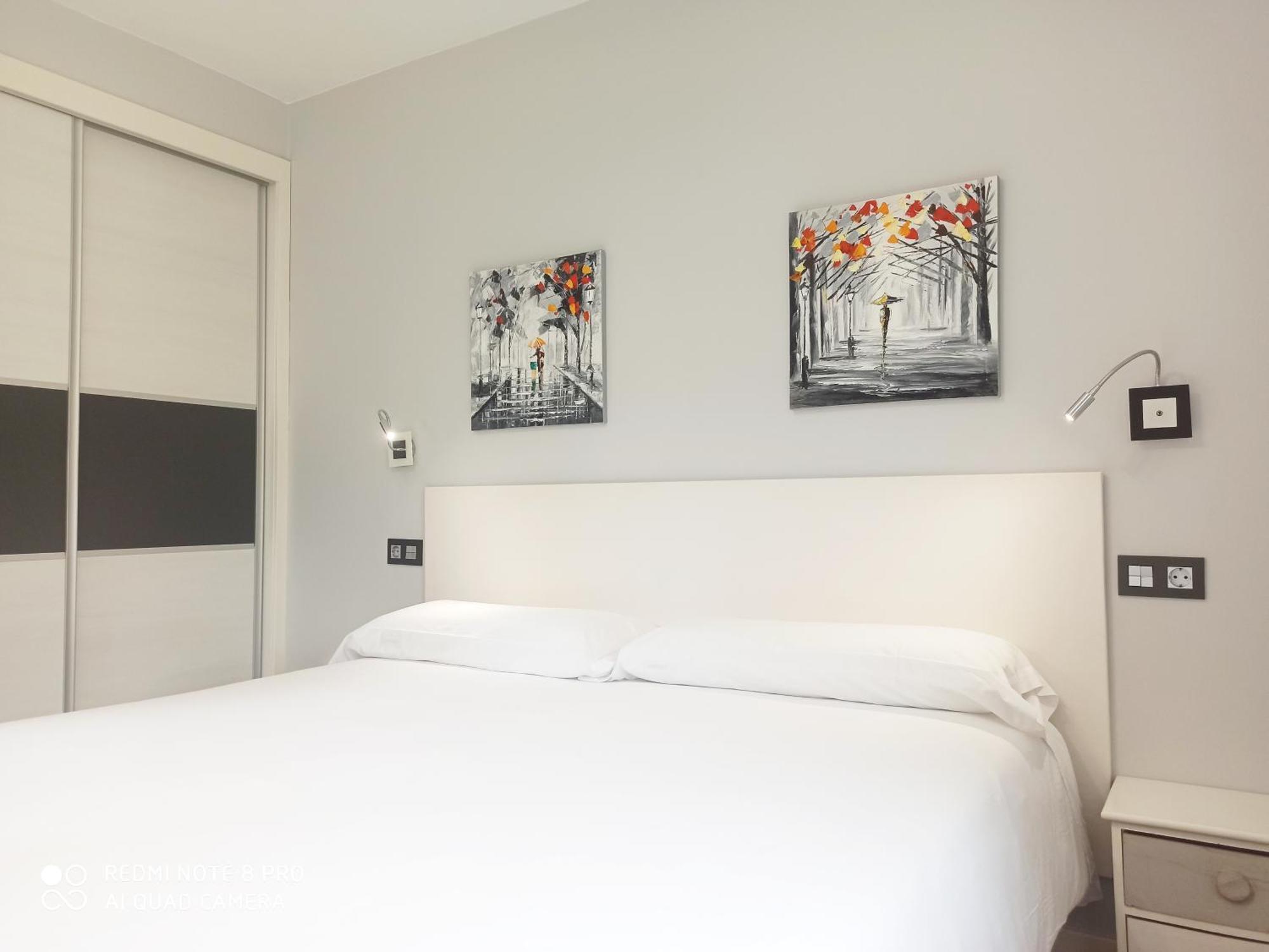 Apartamentos Puerta De Gijon Bagian luar foto